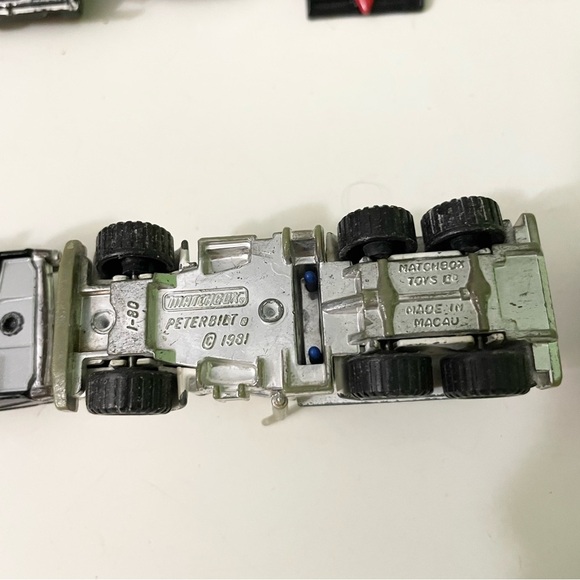 Lot of 7 Matchbox Cars Police Tow Truck 57 Chevy Ford Cobb F1 Racer - Picture 4 of 16